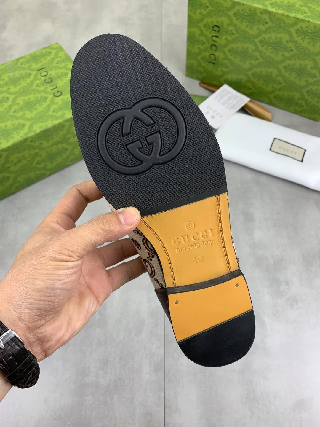 Men's Men's Shoes💰P580💰【New Style】Water-dyed Niuli Gucci's most popular selection of lazy slip-on leather shoes (Gucci) official website latest Gucci lazy leather shoes, hot style 💥 simple and elegant style, exclusive for trendy men. Unique official website latest brand original double G embossing Elements 👑 Original Gucci decoration, fashionable and elegant, fabric original calfskin ✅ fully imported first-layer cowhide lining, official website designated wear-resistant, rubber business outsole, classic model taken at the counter in real life 🎬38-44 black brown optional